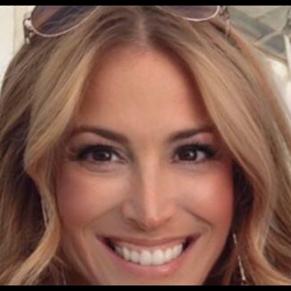 Meet your Posher, Lynn - Picture 3 of 8